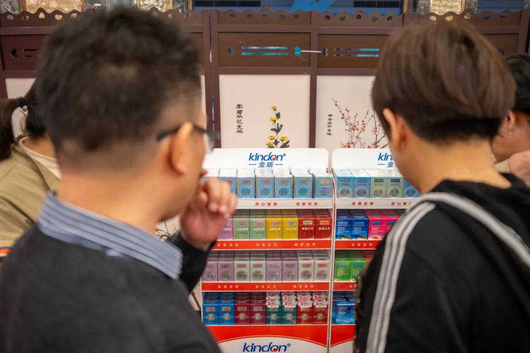 連鎖藥店避孕套選品突圍：告別“大牌不賺錢(qián)、雜牌賣(mài)不動(dòng)”困局1.jpg